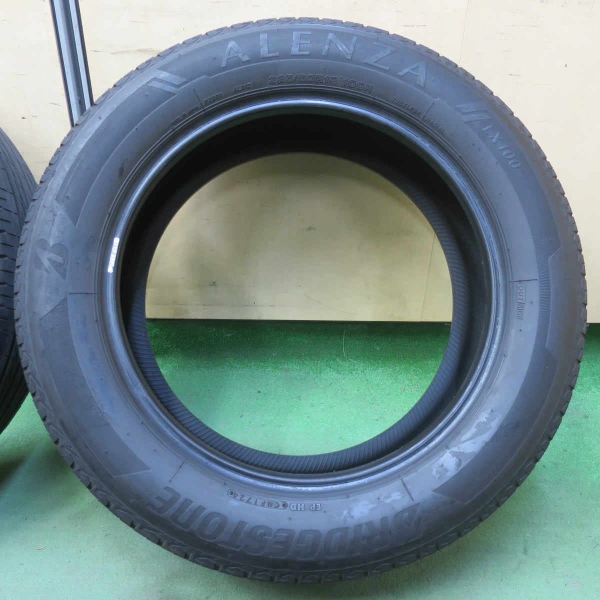 バリ溝！24年！8.5分★225/60R18 ブリヂストン アレンザ LX100 タイヤ 18インチ アウトバック ハリアー RAV4 等★6052304イノタ