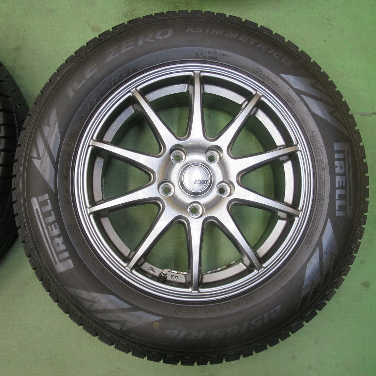 バリ溝！22年！キレイ！8.5分★スタッドレス 215/65R16 ピレリ アイスゼロ アシンメトリコ SPORT ABELIA スポルト アベリア 16インチ PCD114.3/5H★6032502イス
