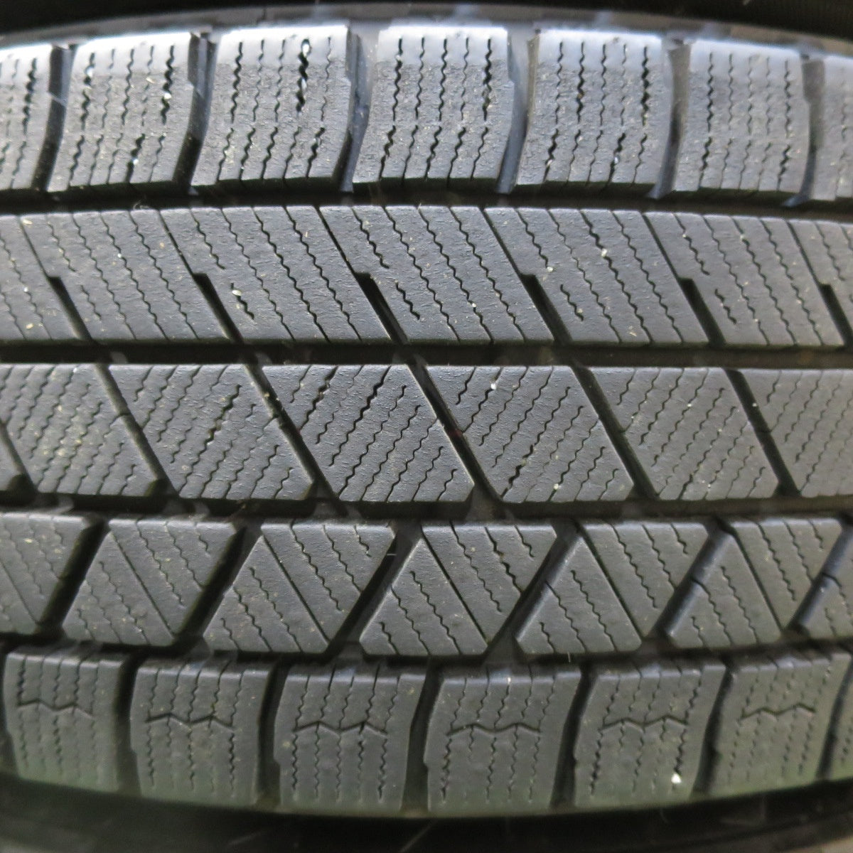バリ溝！24年！9.5分★スタッドレス 175/65R15 ブリヂストン ブリザック VRX3 AIRNOVA SA10 エアノヴァ 15インチ PCD100/4H★5112411イス