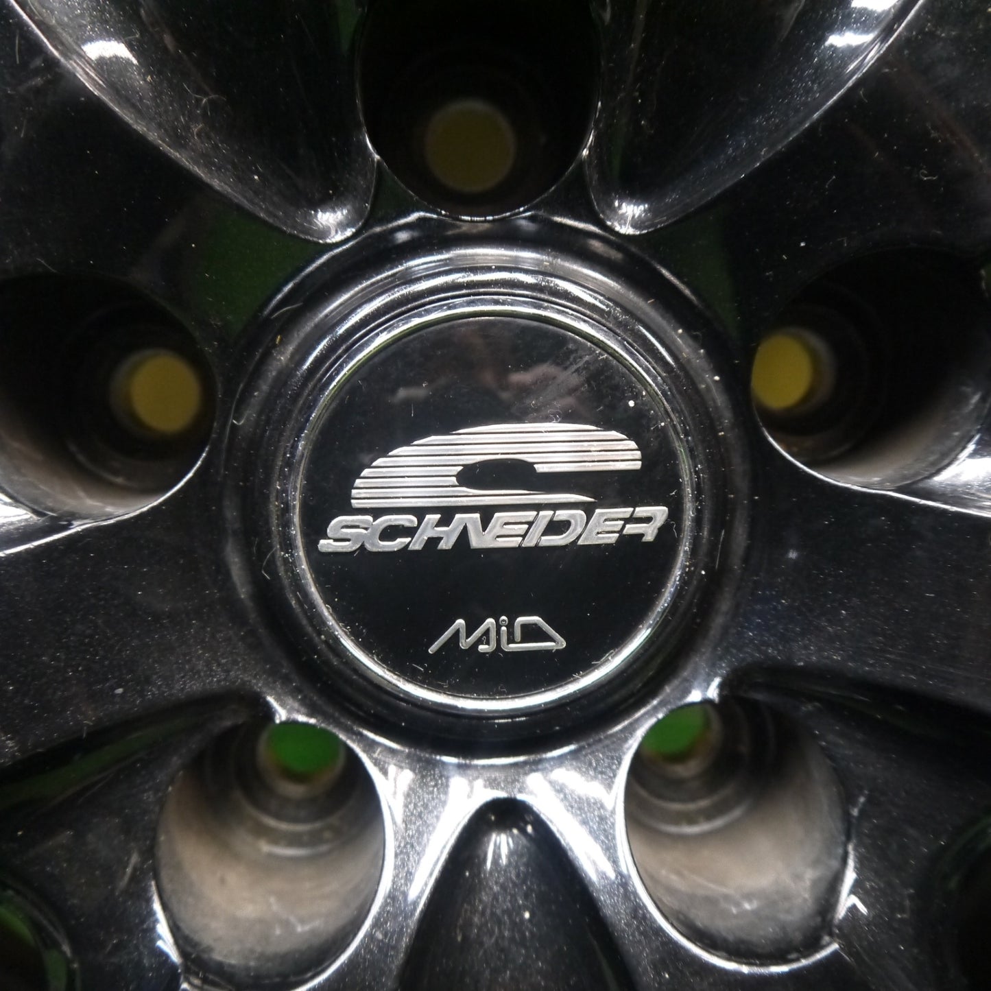 バリ溝！キレイ！9.5分★スタッドレス 215/60R17 ヨコハマ アイスガード iG50 プラス SCHNEIDER MiD シュナイダー 17インチ PCD114.3/5H★5122201Hス