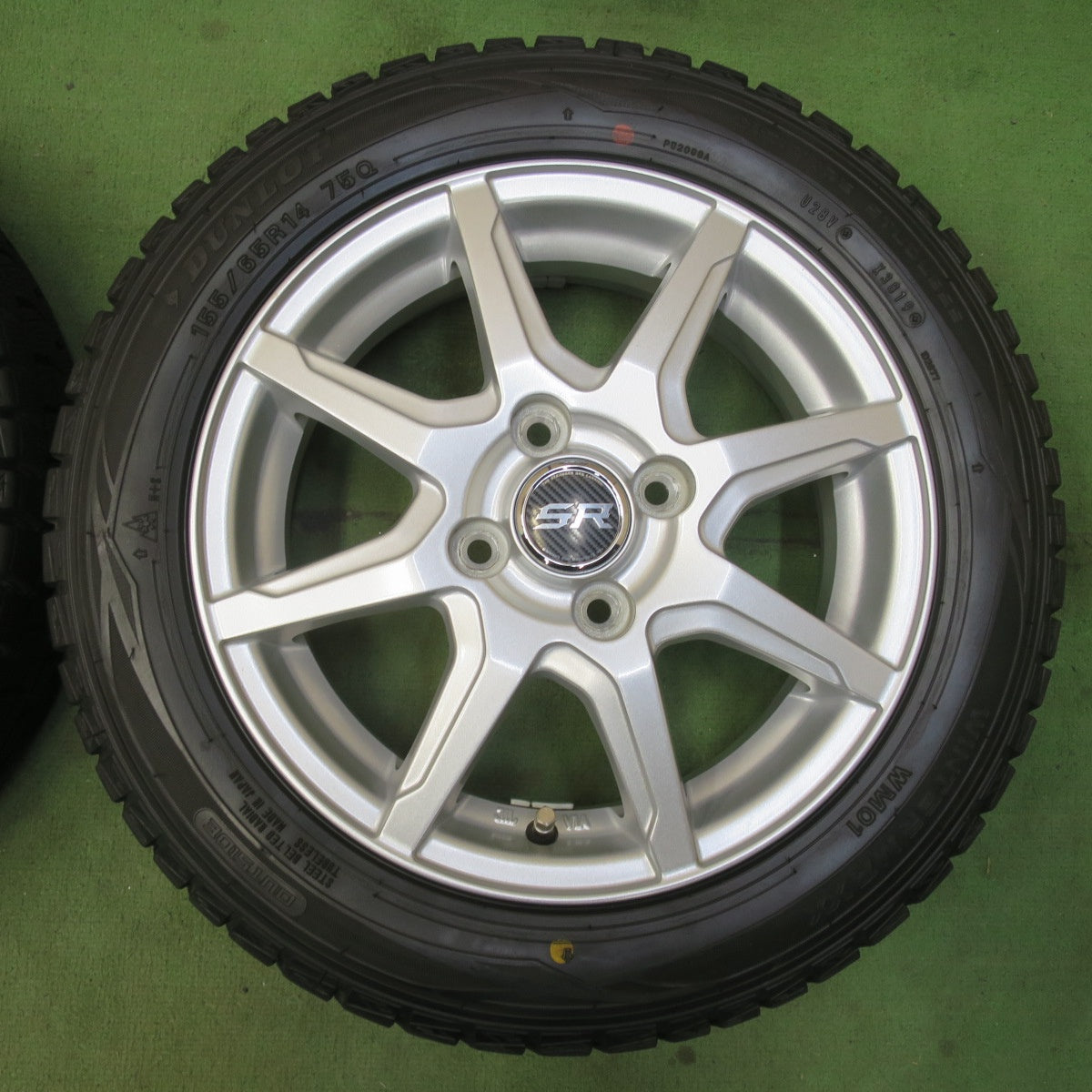バリ溝！キレイ！9分★スタッドレス 155/65R14 ダンロップ ウインターマックス WM01 STRANGER ストレンジャー 14インチ PCD100/4H★6040609イス