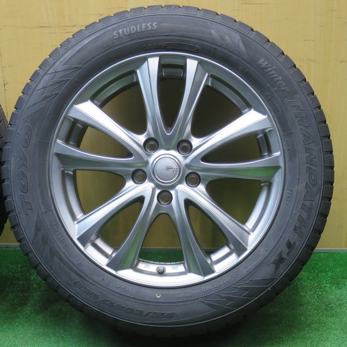バリ溝！キレイ！9.5分★スタッドレス 215/60R17 トーヨー ウインター トランパス TX SIBILLA NEXT C5 シビラ 17インチ PCD114.3/5H★5122502NJス