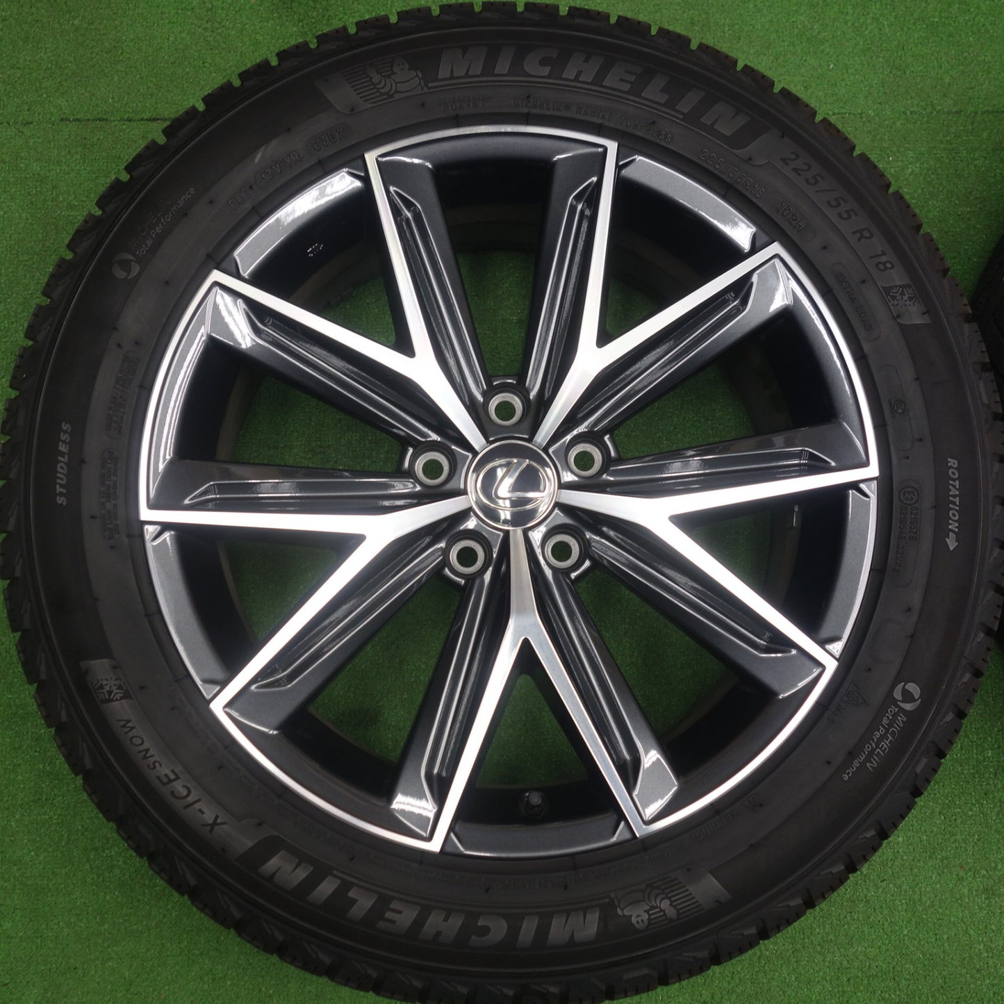超バリ溝！24年！キレイ！9.5分以上★レクサス LBX Cool 純正 225/55R18 スタッドレス ミシュラン X-ICE SNOW 18インチ クール PCD114.3/5H★6041302KTス