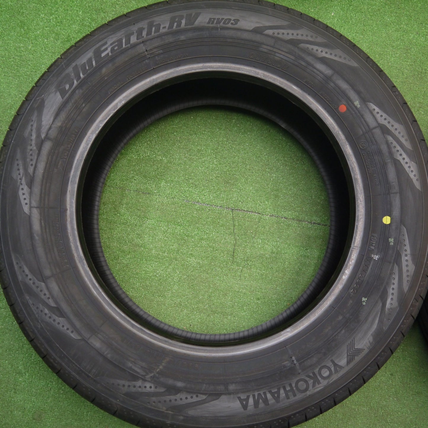未使用！22年★205/65R16 ヨコハマ BluEarth-RV RV03 ブルーアース タイヤ 16インチ カムリ ヤリスクロス セレナ エスティマ 等★6010508Hノタ