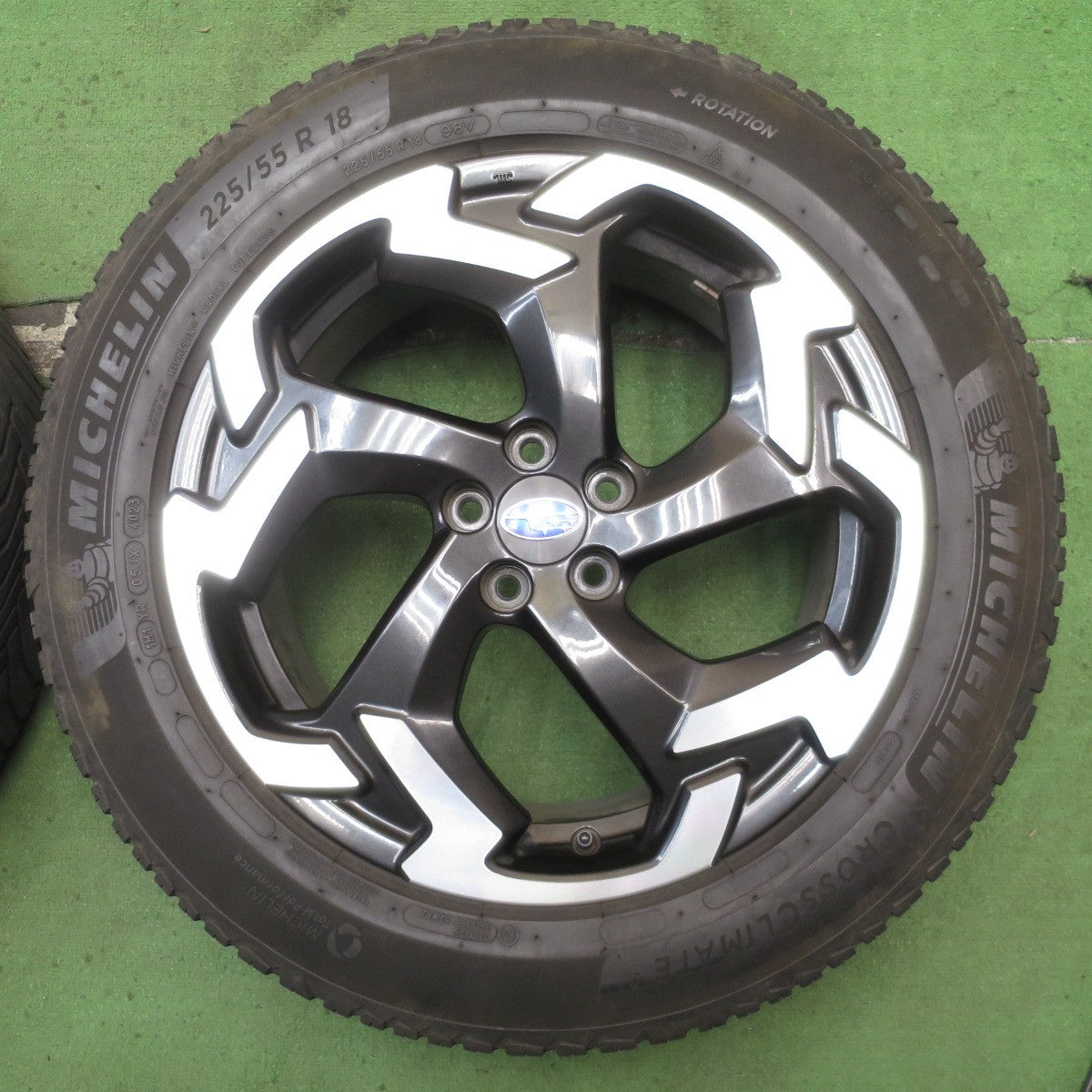 キレイ！23年★スバル XV アドバンス 純正 225/55R18 ミシュラン CROSSCLIMATE2 オールシーズン 18インチ PCD100/5H★5080801NJノ