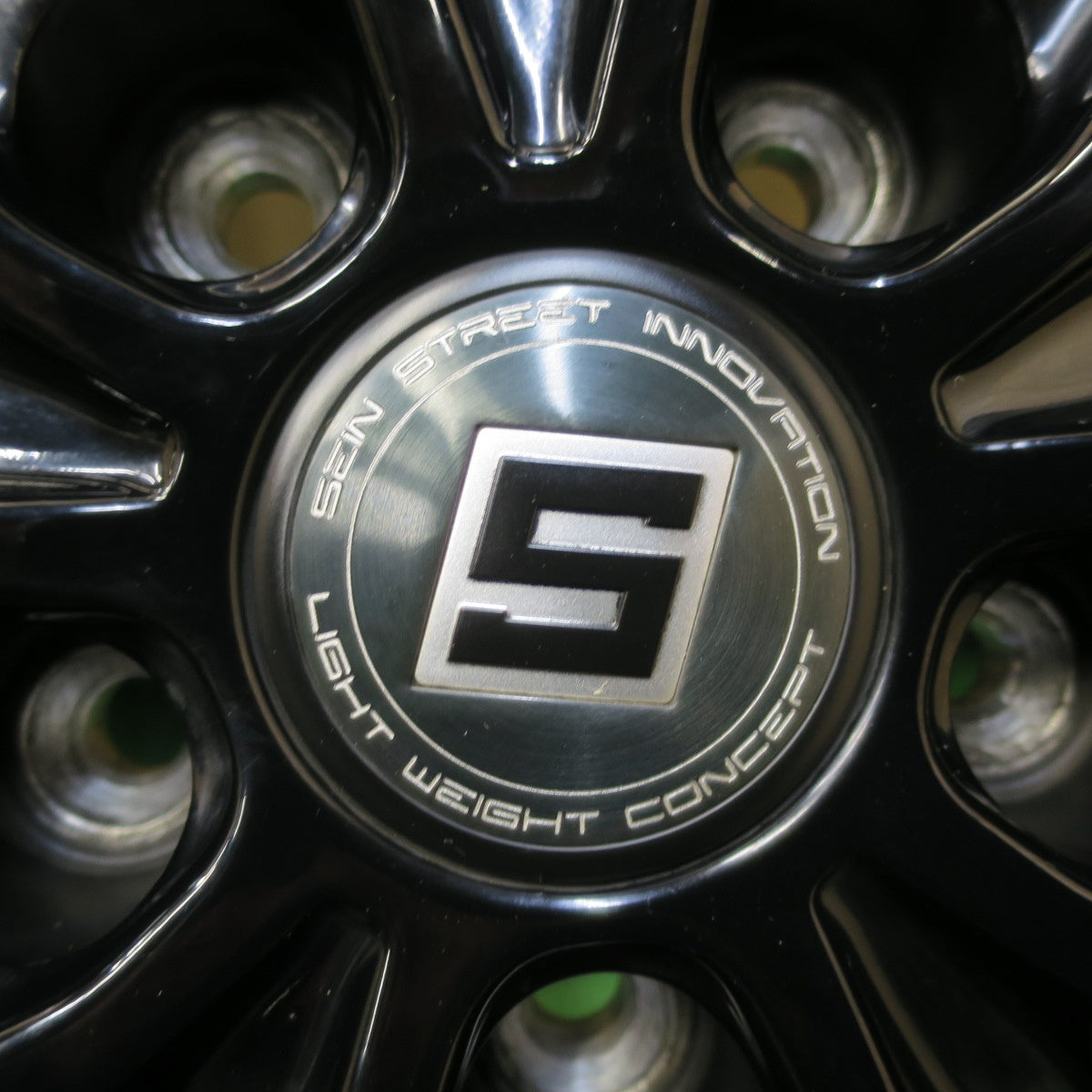 4本価格★スタッドレス 225/65R17 ブリヂストン ブリザック DM-V3 SEIN ザイン 17インチ PCD114.3/5H★5112203イス