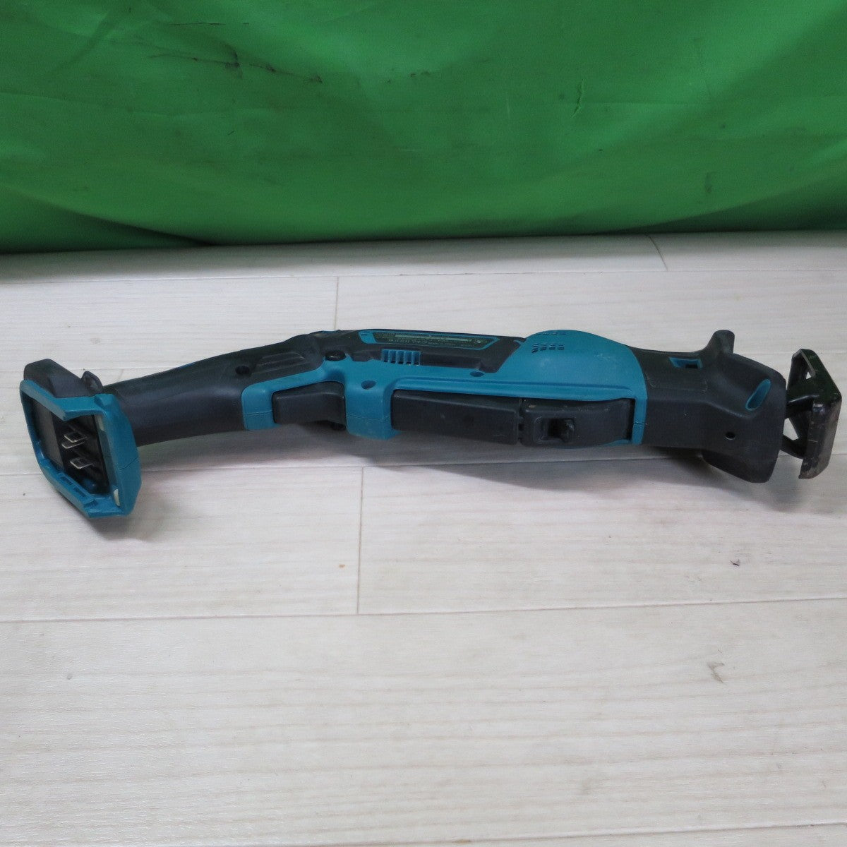 [送料無料] ☆マキタ 充電式 レシプロソー JR104D 電動 工具 セーバーソー セーバソー コードレス makita 本体のみ☆