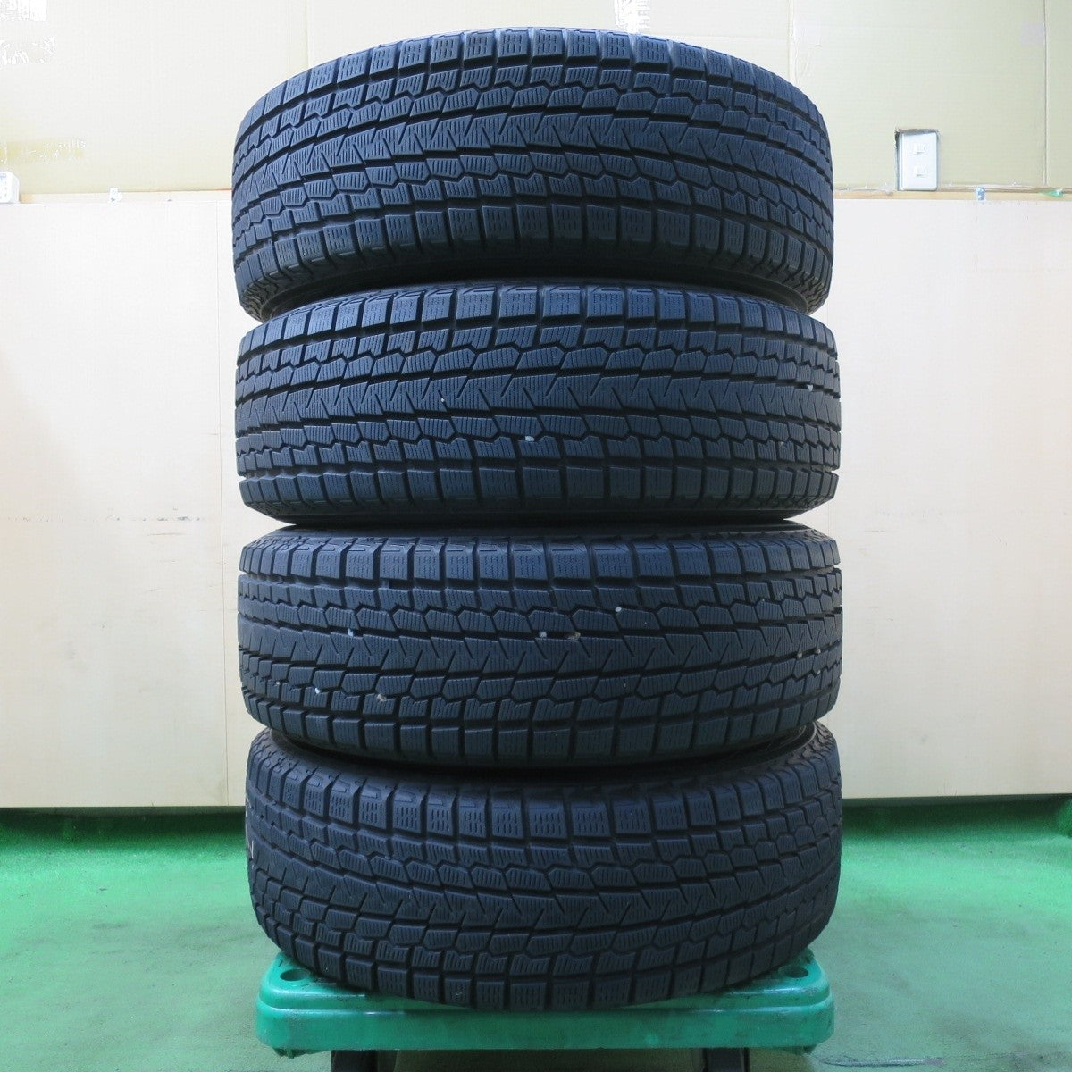 バリ溝！23年！キレイ！9.5分以上★スタッドレス 225/60R18 ヨコハマ アイスガード G075 QRASIZ KOSEI クレイシズ 光生 コーセイ 18インチ PCD114.3/5H★5012411イス