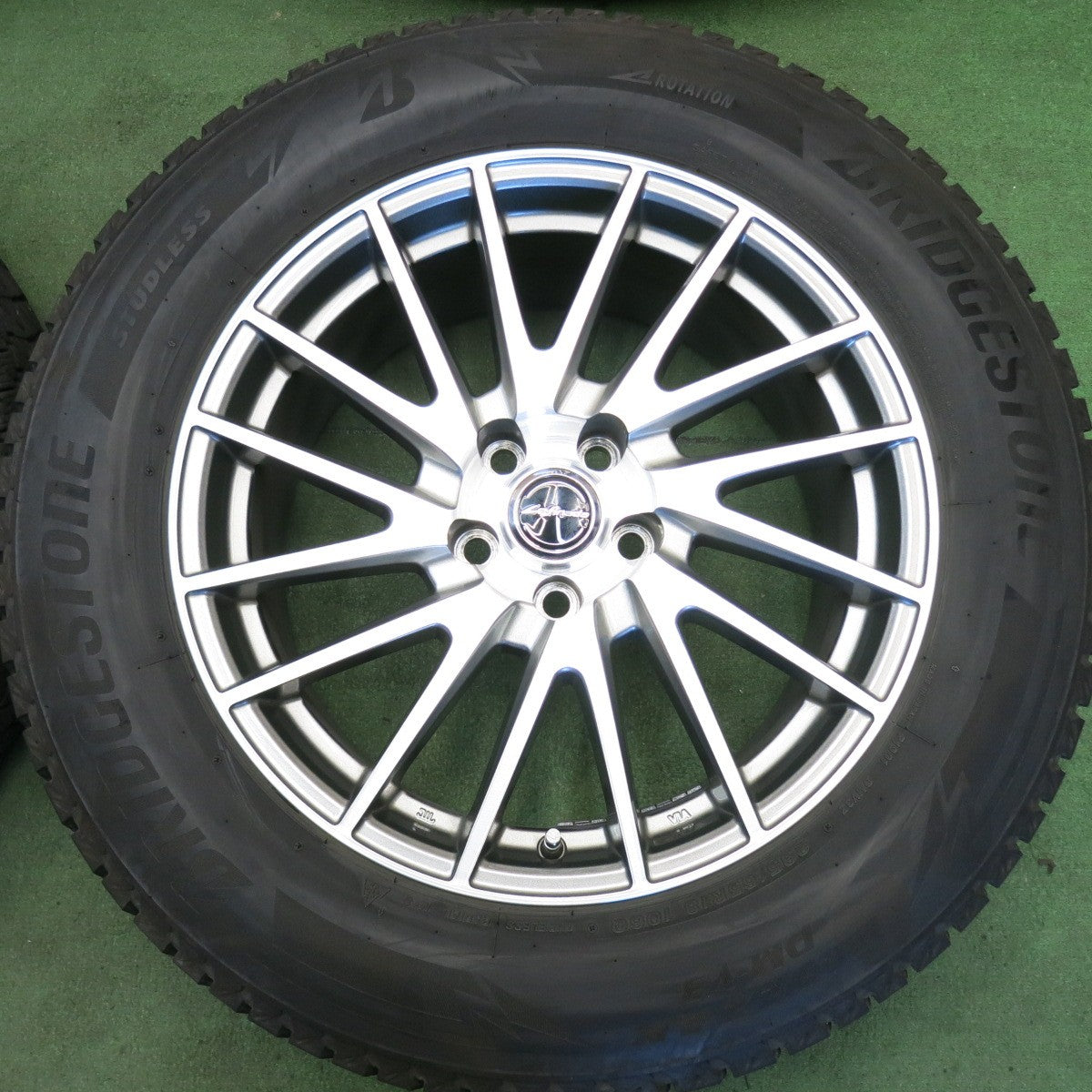 キレイ！24年★スタッドレス 235/65R18 ブリヂストン ブリザック DM-V3 Lefinada レフィナーダ 18インチ PCD114.3/5H★6053107HAス