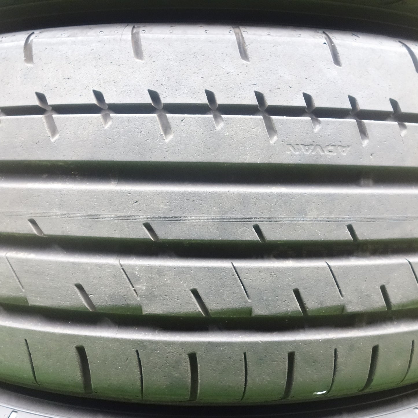 バリ溝！25年！9.5分★235/40R18 ヨコハマ アドバン APEX V601 タイヤ 18インチ カローラ インプレッサ ランエボ 等★6011606KTノタ