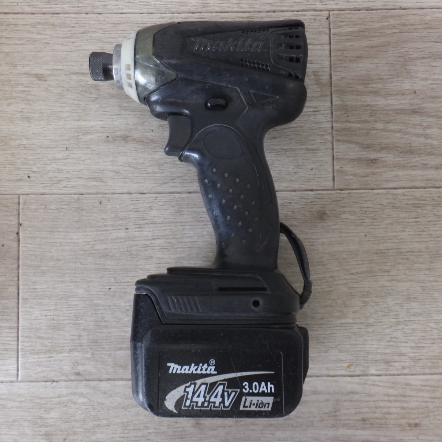 [送料無料] ★マキタ makita 充電式インパクトドライバ TD133DRFXB 14.4V★