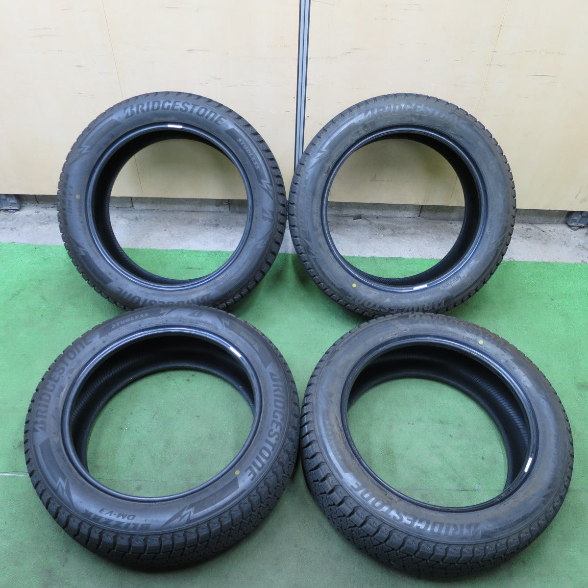バリ溝！23年！9.5分以上★スタッドレス 225/55R19 ブリヂストン ブリザック DM-V3 タイヤ 19インチ ハリアー クラウンクロスオーバー 等★6021602NGスタ