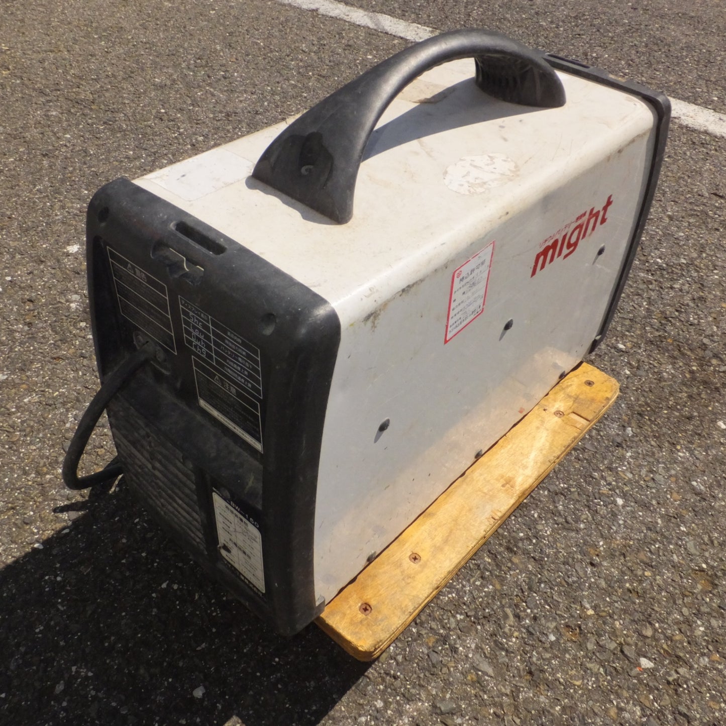 [送料無料] 岐阜発★マイト工業 might リチウムイオンバッテリー溶接機 LBW-150　100V 500W 50/60Hz★