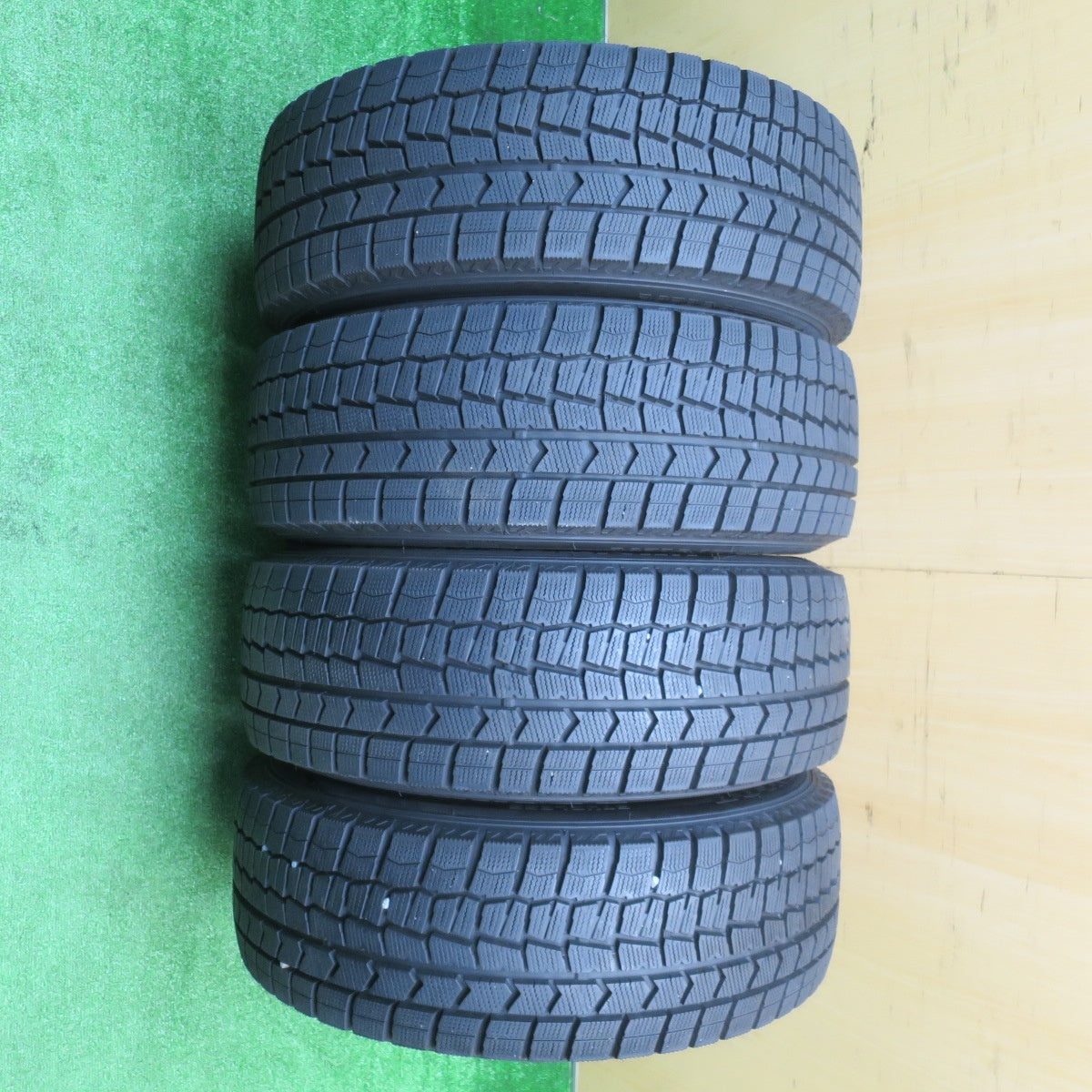 超バリ溝！23年！キレイ！9.5分以上★スタッドレス 215/60R16 ダンロップ ウインターマックス WM02 TEAD テッド 16インチ PCD114.3/5H★5102601NJス