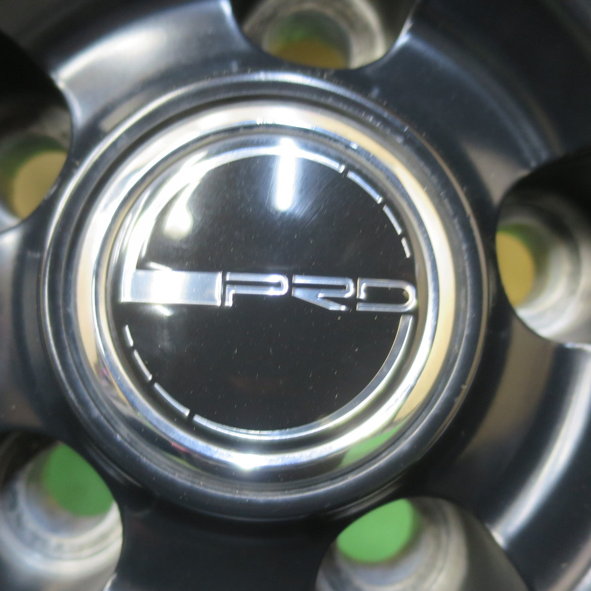 バリ溝！21年！キレイ！9.5分★スタッドレス 225/70R16 ダンロップ ウインターマックス SJ8 SJ8+ PRD 社外 アルミ 16インチ PCD114.3/5H★5110501イス