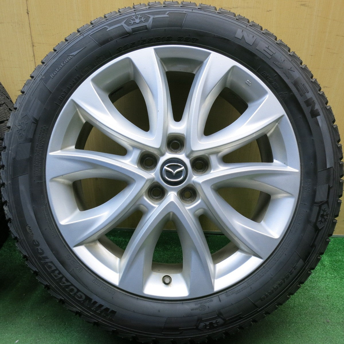 バリ溝！24年！キレイ！9.5分★マツダ CX-5 純正 225/55R19 スタッドレス ネクセン ウィンガード アイス SUV 19インチ CX5 PCD114.3/5H★6031506HAス