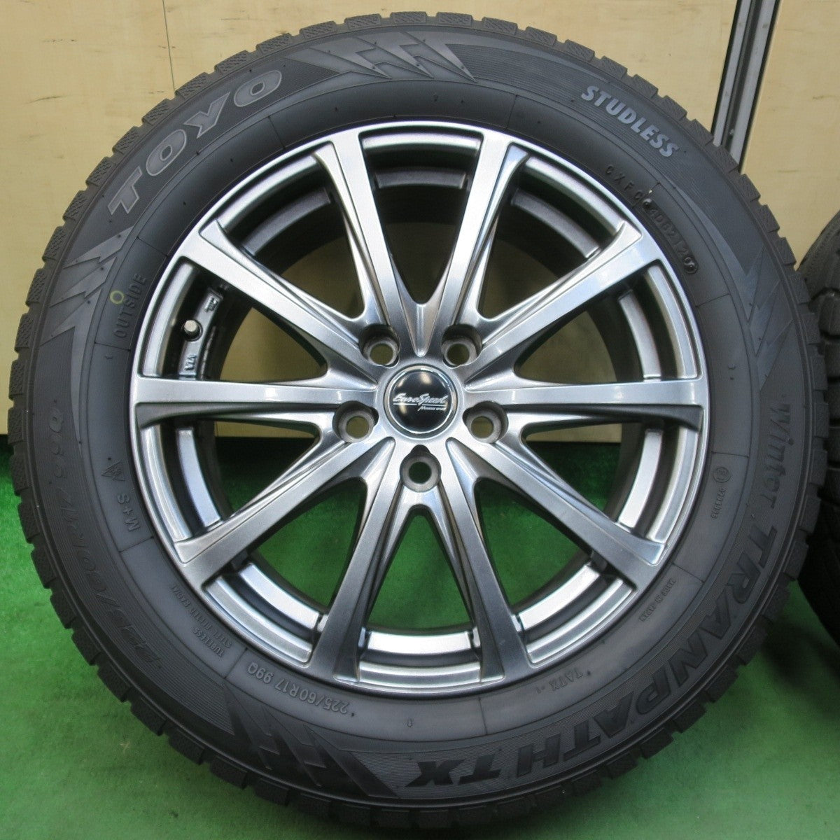 キレイ★スタッドレス 225/60R17 トーヨー ウインター トランパス TX EuroSpeed MANARAY SPORT PCD114.3/5H★5022104イス