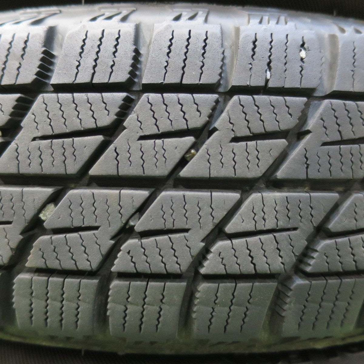 キレイ★スタッドレス 145/80R13 ブリヂストン アイスパートナー VELVA ヴェルヴァ 13インチ PCD100/4H★5102801イス