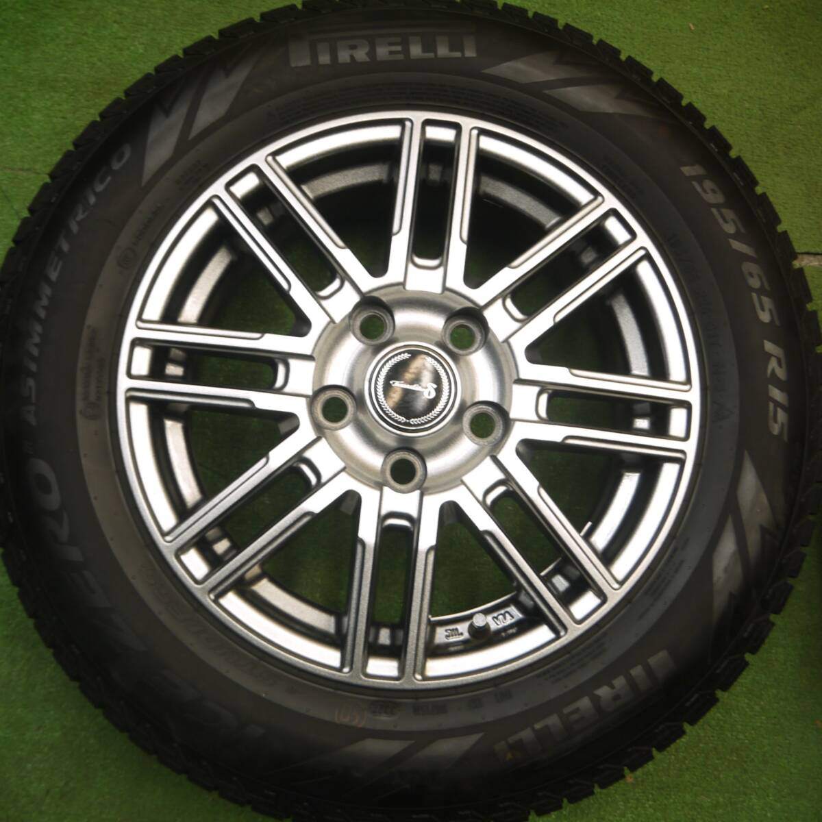 バリ溝！22年！キレイ！9.5分以上★スタッドレス 195/65R15 ピレリ アイスゼロ アシンメトリコ Tiradoδ ティラード 15インチ PCD114.3/5H★5021203Hス
