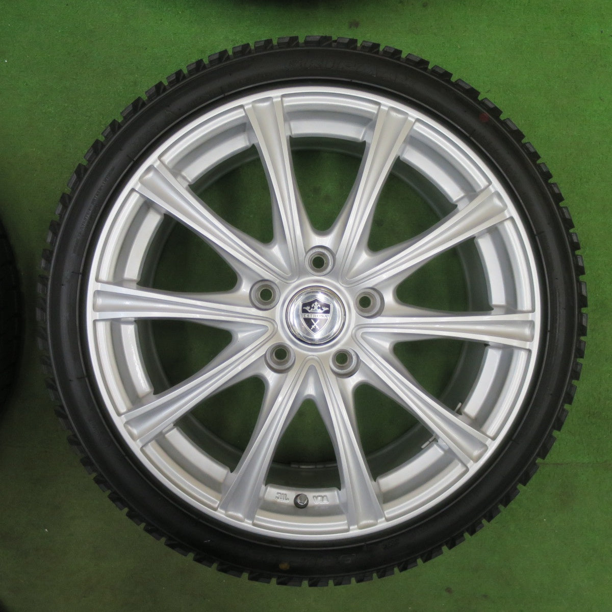 バリ溝！24年！キレイ！ほぼ10分★スタッドレス 195/45R17 グリップマックス GRIP ICE X ESTROSA エステローザ 17インチ PCD114.3/5H★6041404TTス