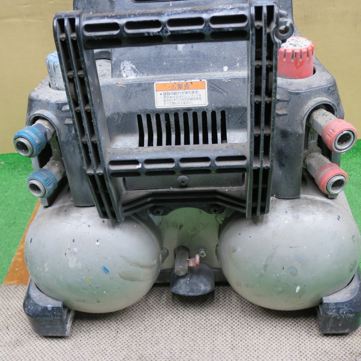 [送料無料] ◆マキタ エア コンプレッサ  AC461XG 16L 高圧 常圧 高耐久 エアー ツール 工具 現状品 makita◆