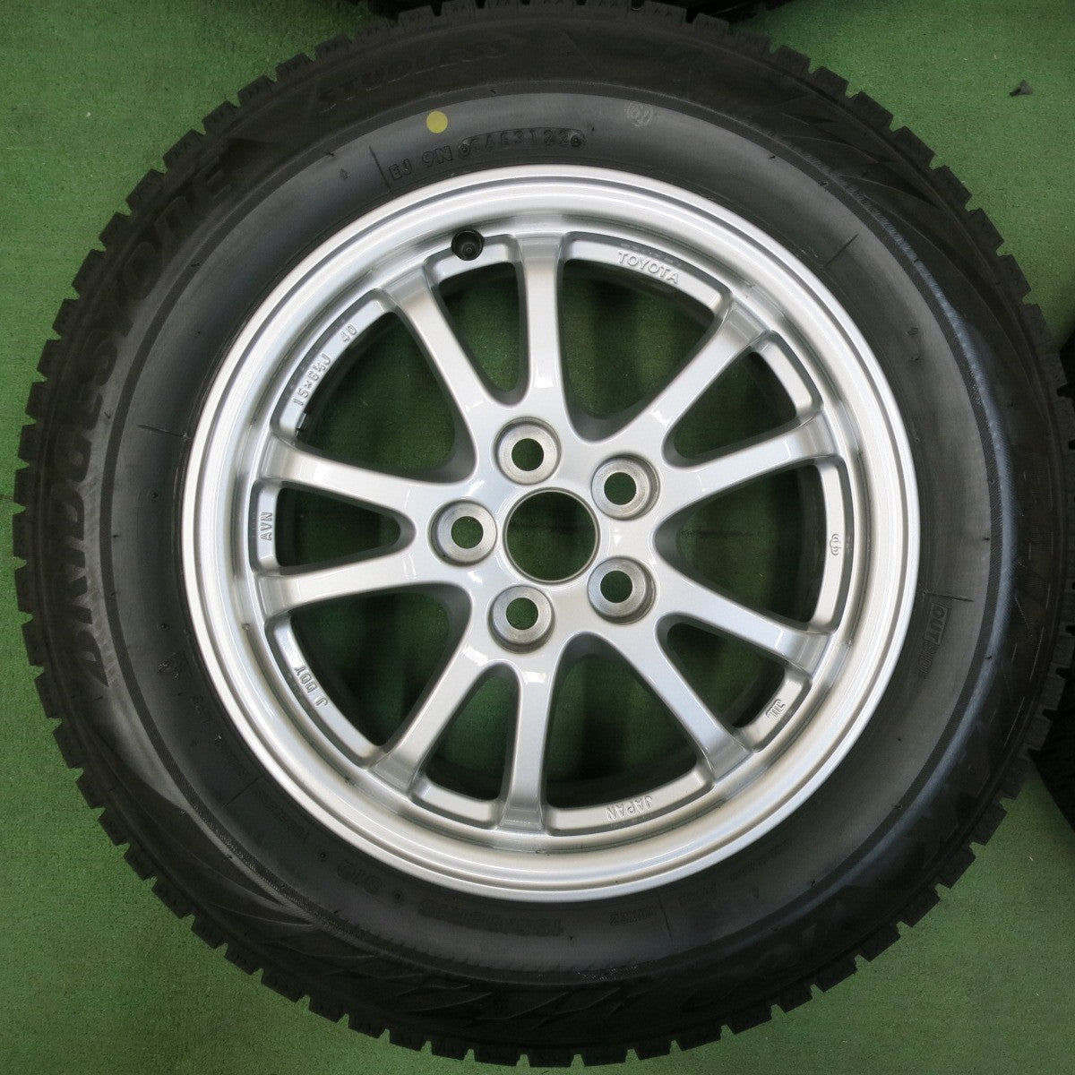 [送料無料] バリ溝！22年！キレイ！9.5分以上★トヨタ 50系 プリウス 純正 195/65R15 スタッドレス ブリヂストン ブリザック VRX2 15インチ PCD100/5H★4122707SYス