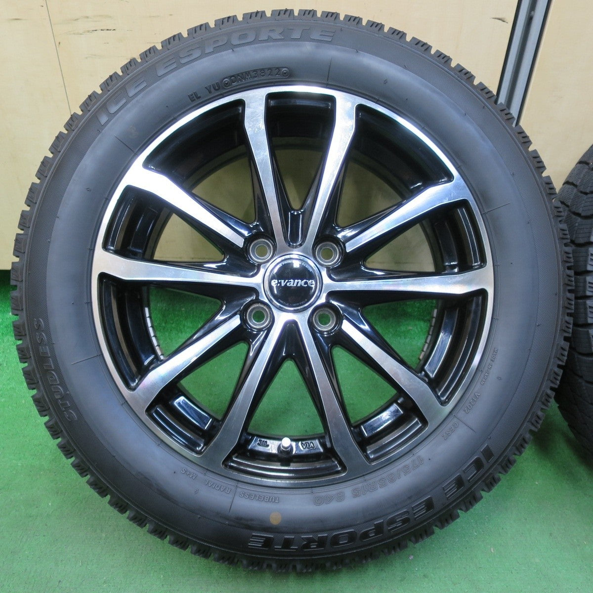 バリ溝！22年！キレイ！9分★スタッドレス 175/65R15 アイスエスポルテ e:vance HA1 エヴァンス PCD100/4H★4103108イス
