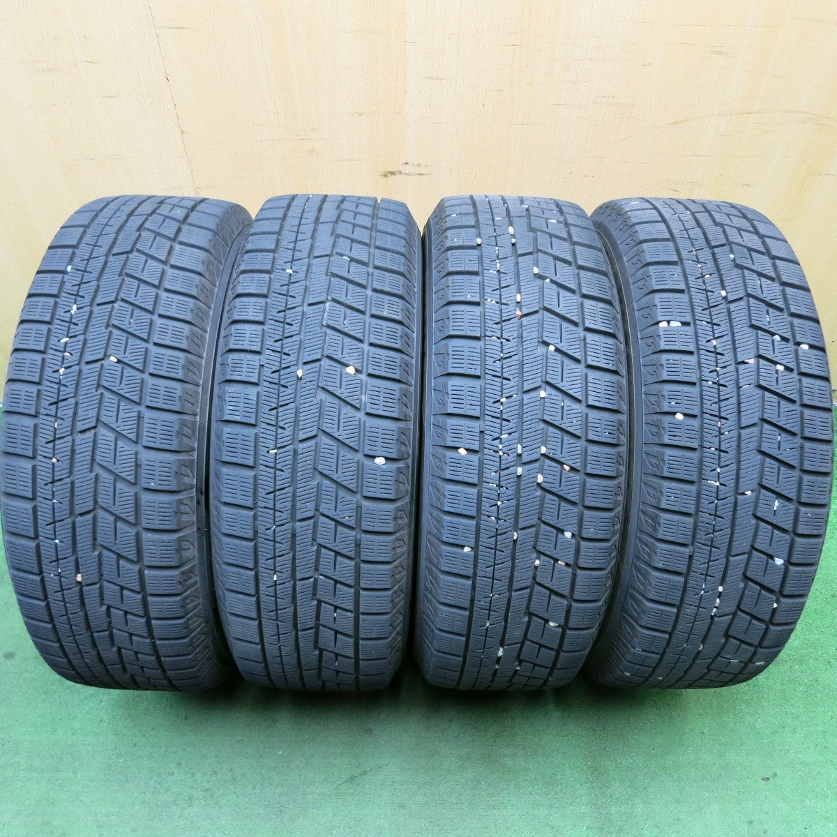 バリ溝！22年！キレイ！9.5分★スタッドレス 215/60R16 ヨコハマ アイスガード iG60 SPORT ABELIA スポルト アベリア 16インチ PCD114.3/5H★5081407HAス