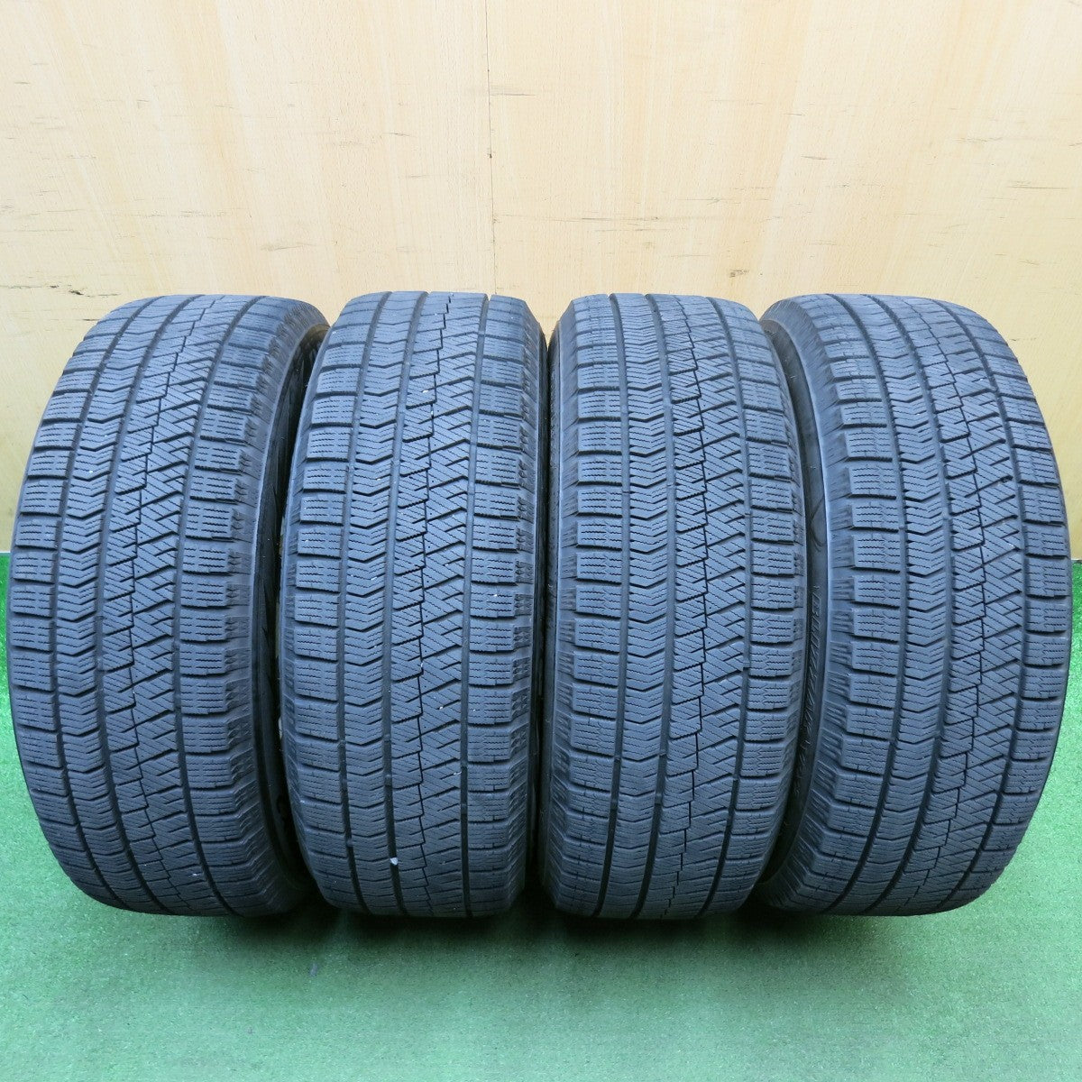 バリ溝！9分★スタッドレス 215/60R16 ブリヂストン ブリザック VRX2 JOKER ジョーカー 16インチ PCD114.3/5H★6020509HAス