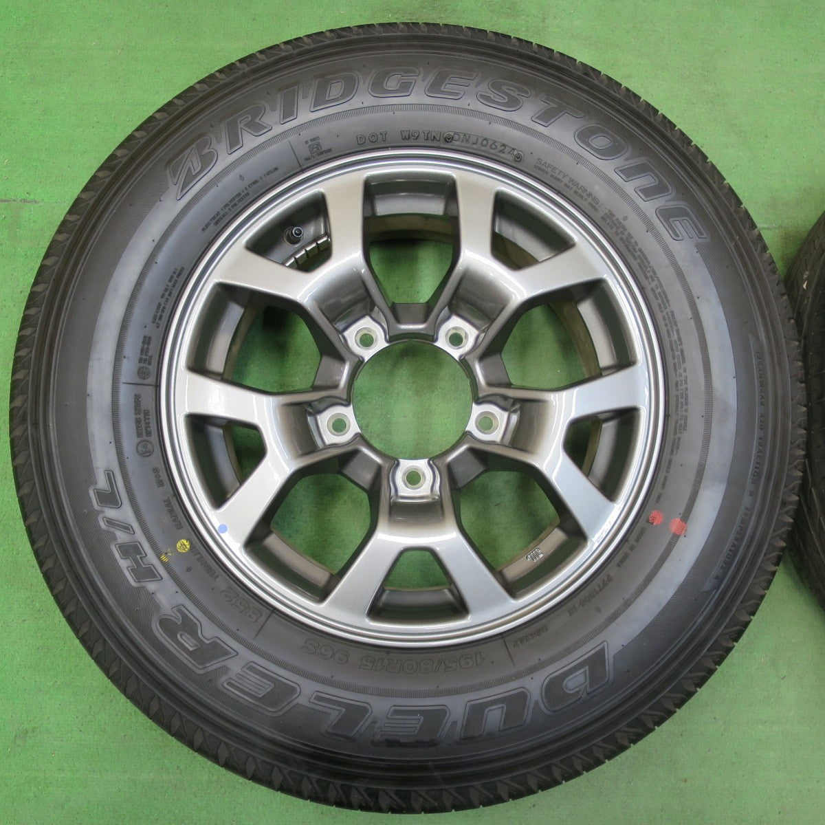 [送料無料] 新車外し！24年★スズキ JB74W ジムニーシエラ 純正 195/80R15 ブリヂストン デューラー H/L 852 15インチ PCD139.7/5H★5032004イノ