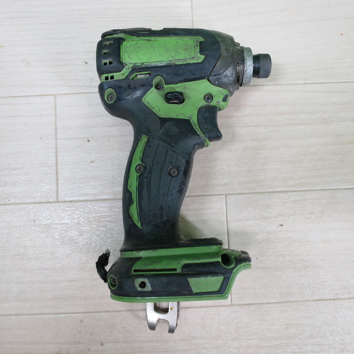 [送料無料] ☆マキタ 充電式 インパクトドライバ 型式 不明 電動 工具 makita 充電器 DC18RC TD136D TD147D☆