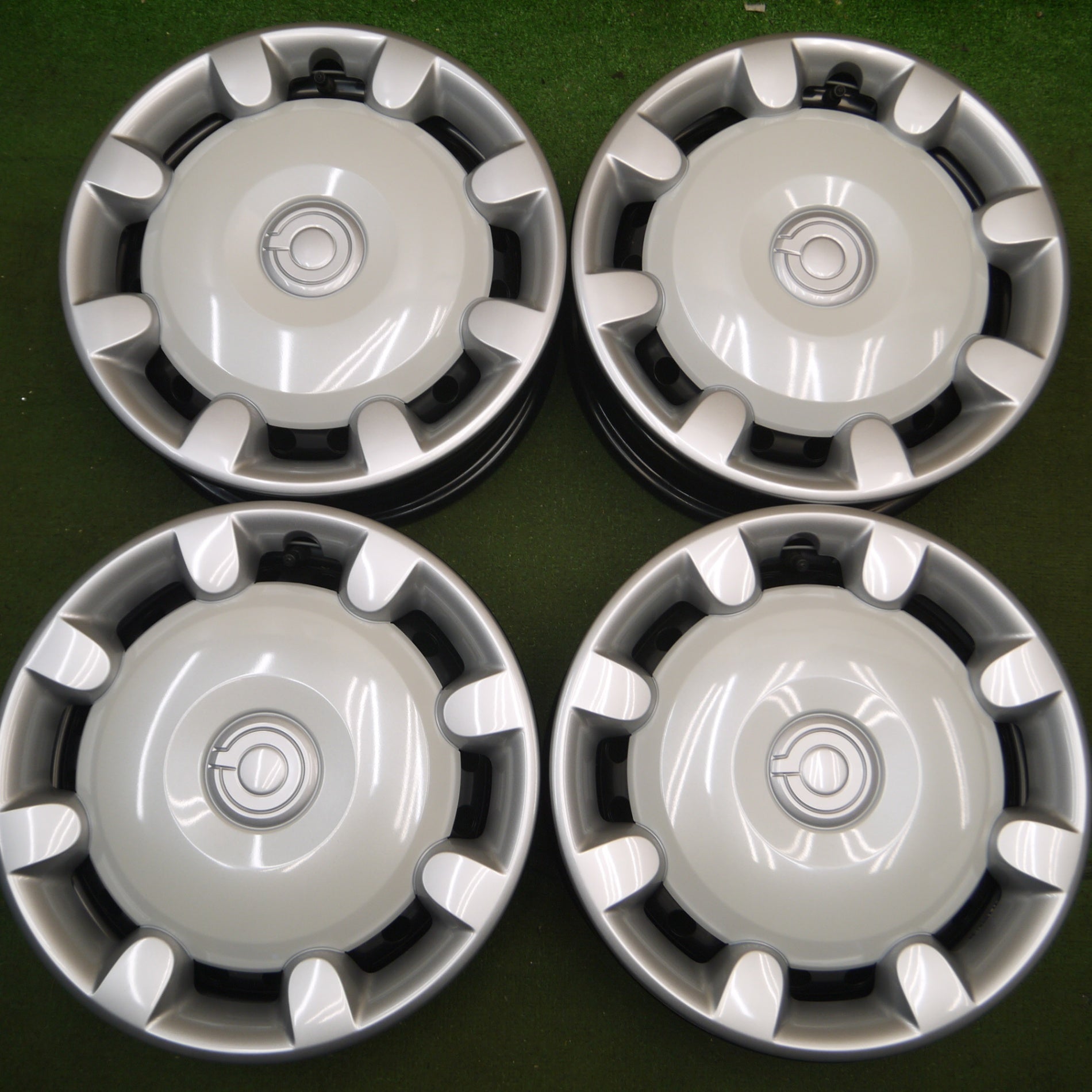 送料無料* ホイールキャップ未使用！新車外し☆ダイハツ LA800S ムーヴ