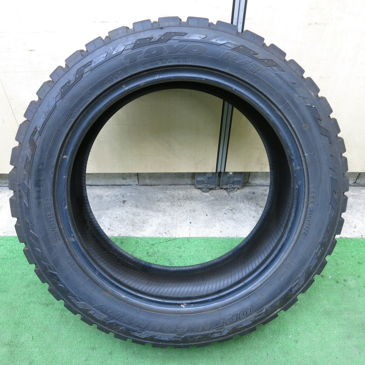 ほぼ未使用！24年！1本★225/55R18 トーヨー R/T オープン カントリー タイヤ 18インチ デリカ D:5 アウトランダー フォレスター 等★6010502ナノタ