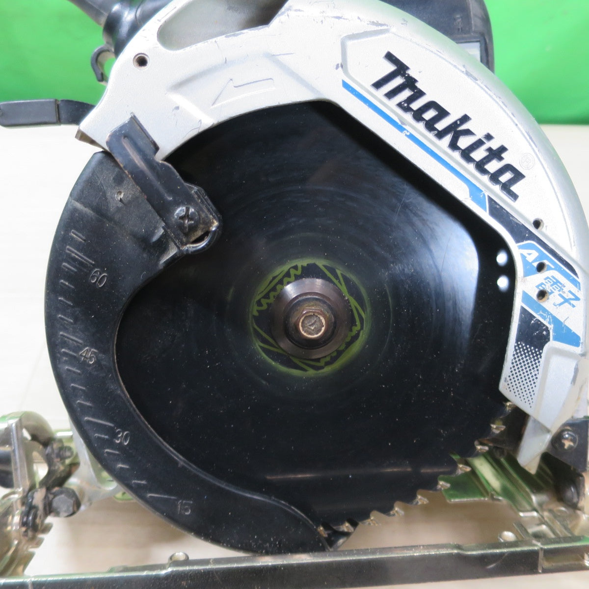 [送料無料] ☆マキタ 165mm 電子 マルノコ HS6302 電動 工具 切断機 木工用 超硬 丸のこ 丸ノコ 丸鋸 コード式 makita 100V☆