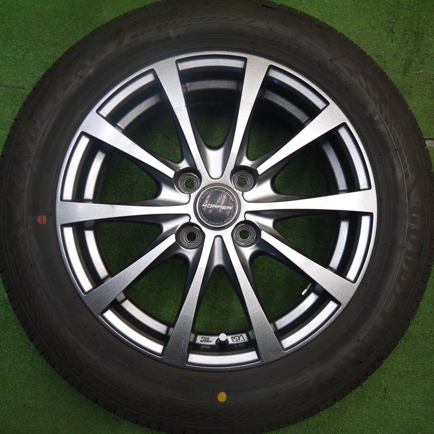 [送料無料] バリ溝！24年！キレイ！9.5分★175/65R15 グッドイヤー EfficientGrip ECO EG02 KORPER ケルパー 15インチ PCD100/4H★5032501Hノ