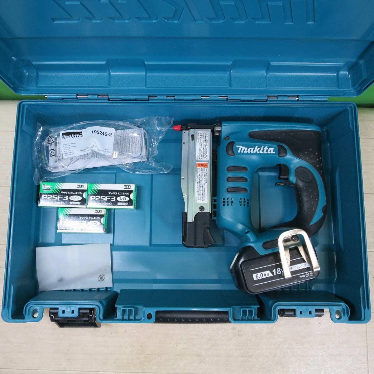 キレイ！付属品付き☆マキタ 充電式 ピン タッカ PT351D 電動 工具 タッカー コードレス ピン 打ち機 打機 makita 18V☆