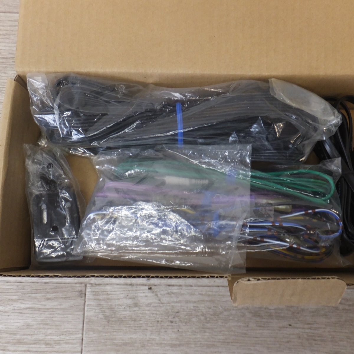 [送料無料] 岐阜発 現状品★アルパイン ALPINE パワードサブウーファー SWE-2200　DRIVE POWERED WOOFER★