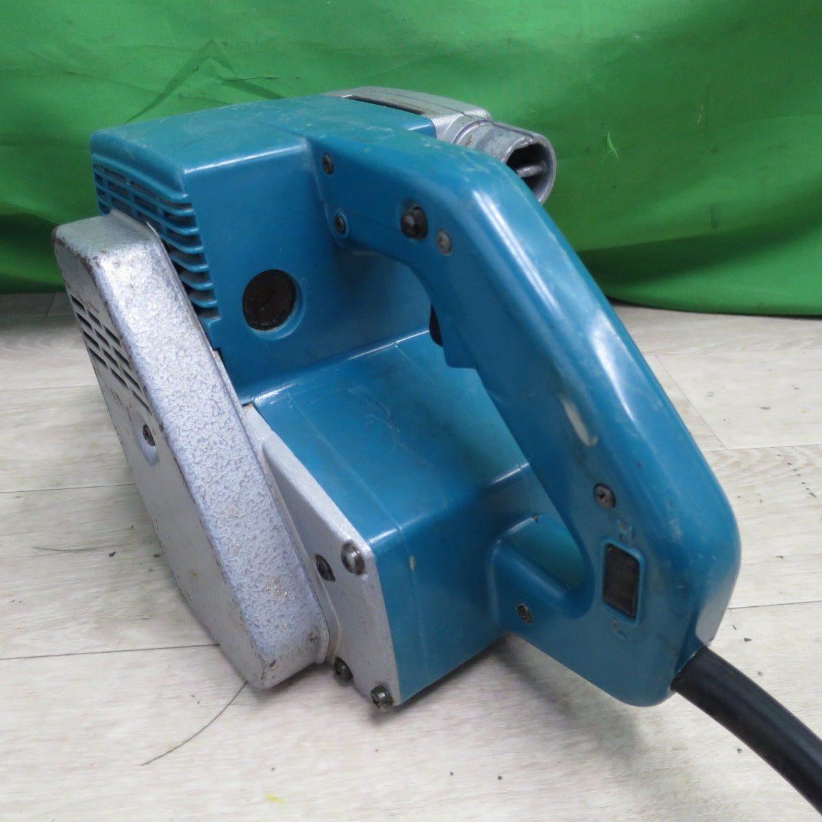 [送料無料] ☆マキタ 電気 ベルト サンダー 100V 9402 研磨 研削 やすり 電動 工具☆