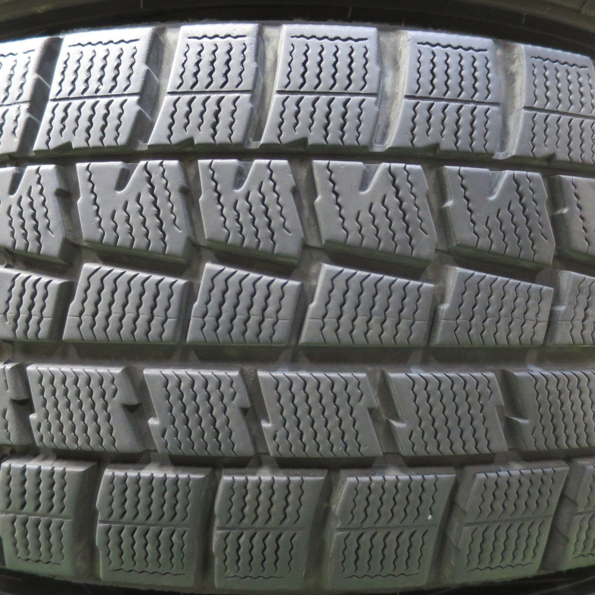 バリ溝！キレイ！9.5分★スタッドレス 215/60R17 ダンロップ ウインターマックス WM01 SEIN ザイン 17インチ PCD114.3/5H★5032409イス