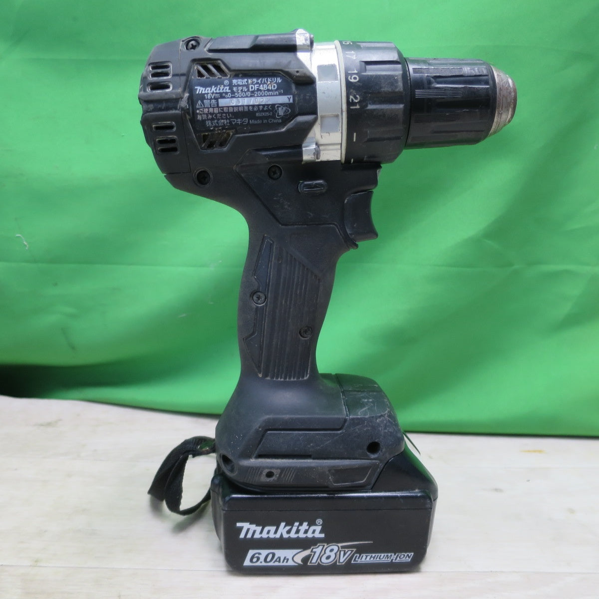 [送料無料] ☆マキタ 充電式 ドライバ ドリル 18V DF484D 充電器 バッテリー ケース付き ドリルドライバー 電動 工具☆