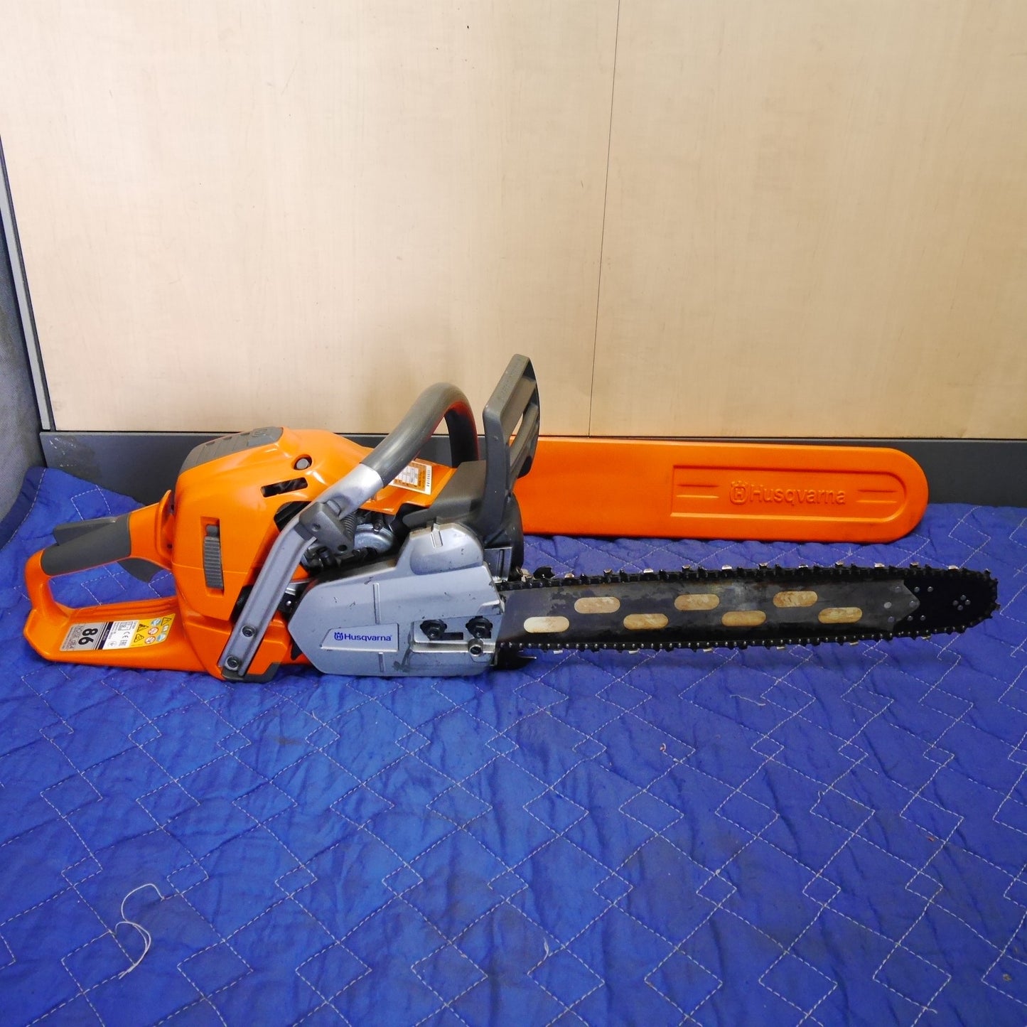 [送料無料] キレイ☆Husqvarna ハスクバーナ エンジン チェーンソー 560XP チェンソー 切断機 ガイドバー 約44cm②☆