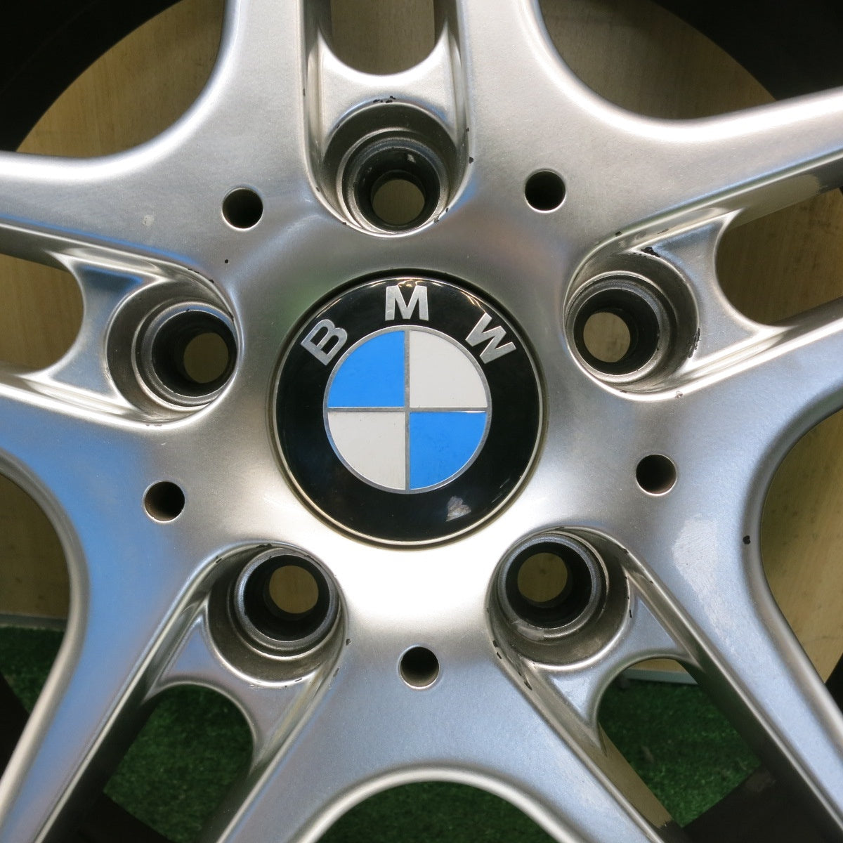 バリ溝！22年！9.5分◎BMW 等 Racing Dynamics RD3 225/45R18 スタッドレス ケンダ KR36 アイステック ネオ レーシング ダイナミクス 18インチ PCD120/5H◎6061410HAス