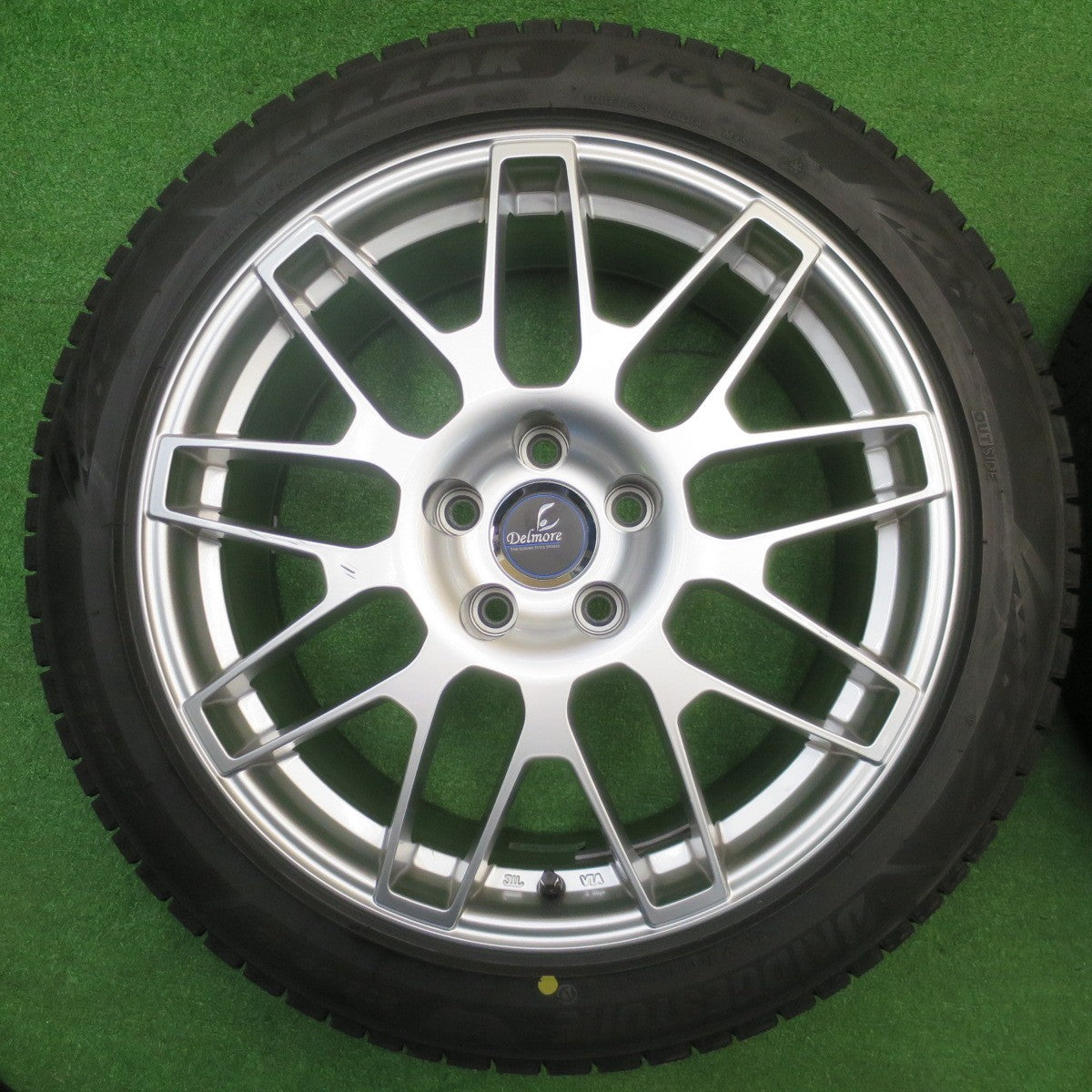 センサー付！バリ溝！23年！キレイ！9.5分★レクサス 等 235/45R18 スタッドレス ブリヂストン ブリザック VRX3 Delmore デルモア 18インチ PCD114.3/5H★5111314NJス