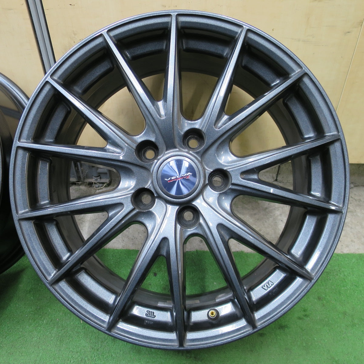 キレイ★VELVA SPORTZ ヴェルヴァ 17インチ ホイール 17×7J PCD114.3/5H★6042705NGホ