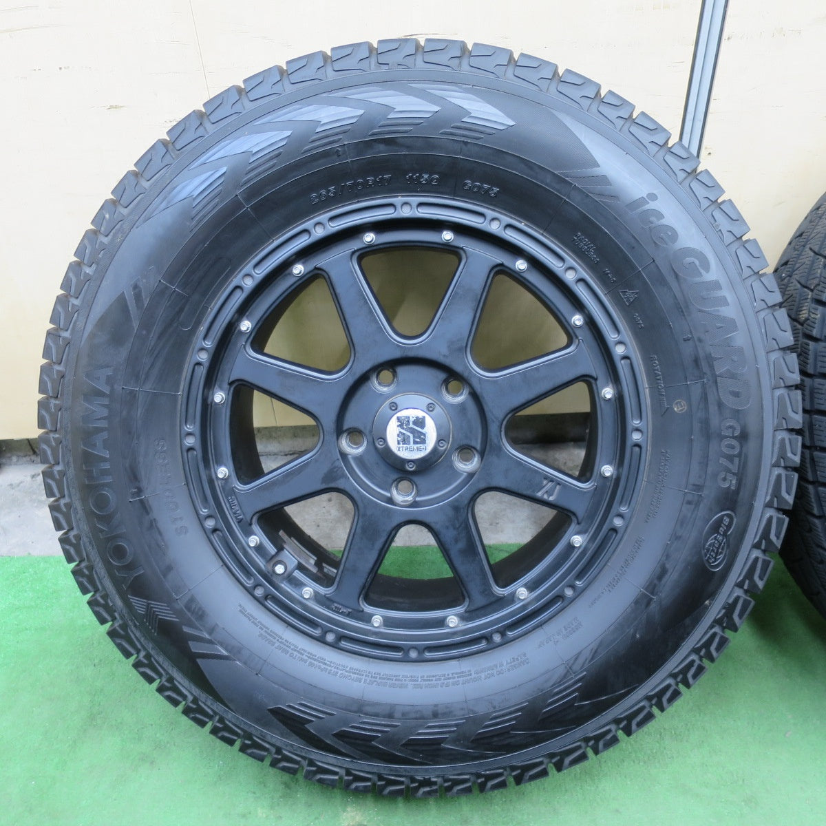 バリ溝！24年！9.5分★ラングラー 等 XTREME-J XJ 265/70R17 スタッドレス ヨコハマ アイスガード G075 17インチ エクストリームJ PCD127/5H★6013108ナス