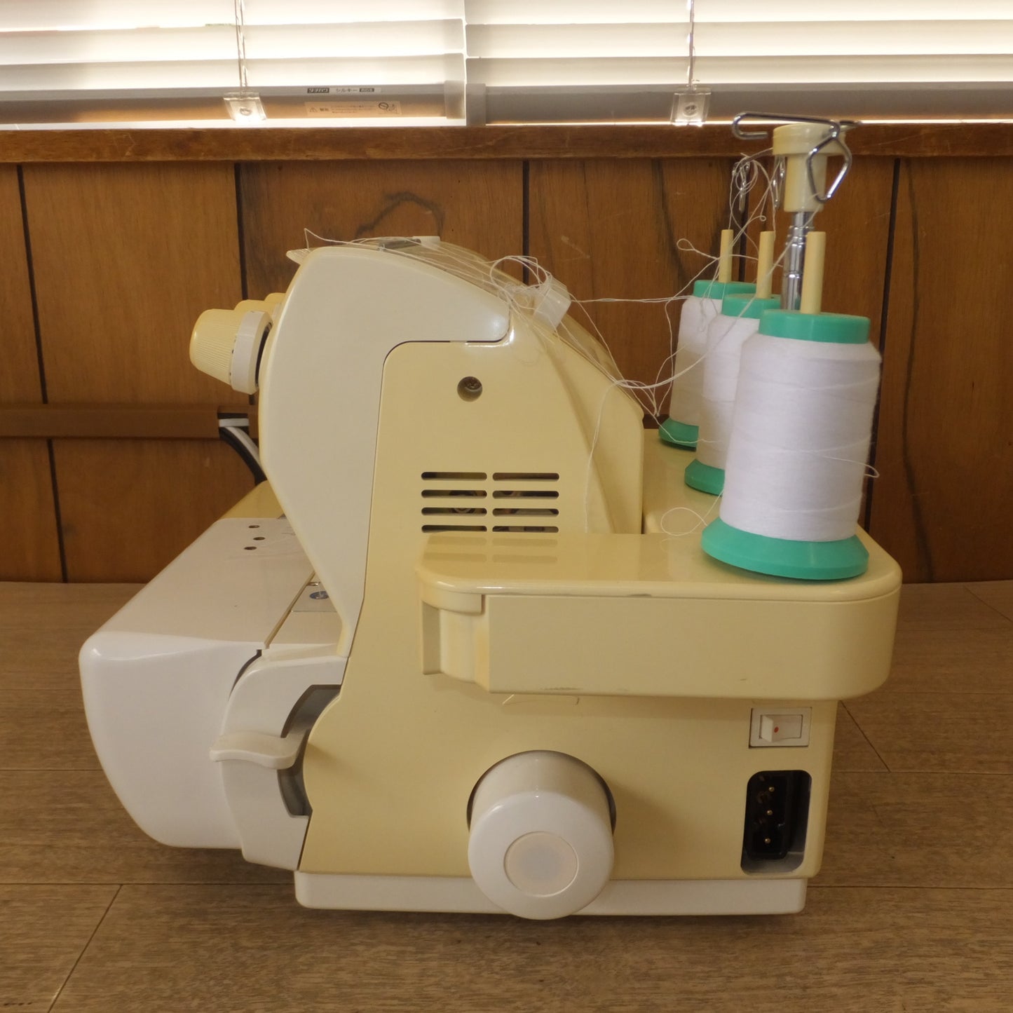 [送料無料] 現状品★ジューキ JUKI ベビーロック baby lock PETIT LINE ロックミシン BL700　KNIT SEWING CLUB KIMIE SATO★