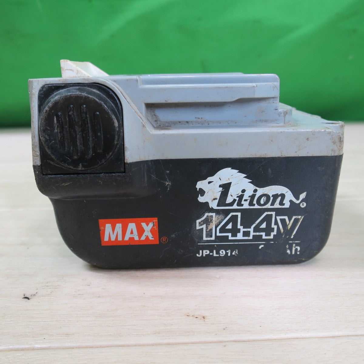 [送料無料] バッテリー2個付！付属品付き☆MAX マックス 充電式 ブラシレス インパクトドライバ PJ-ID143 電動 工具 14.4V 充電器 JC-928☆