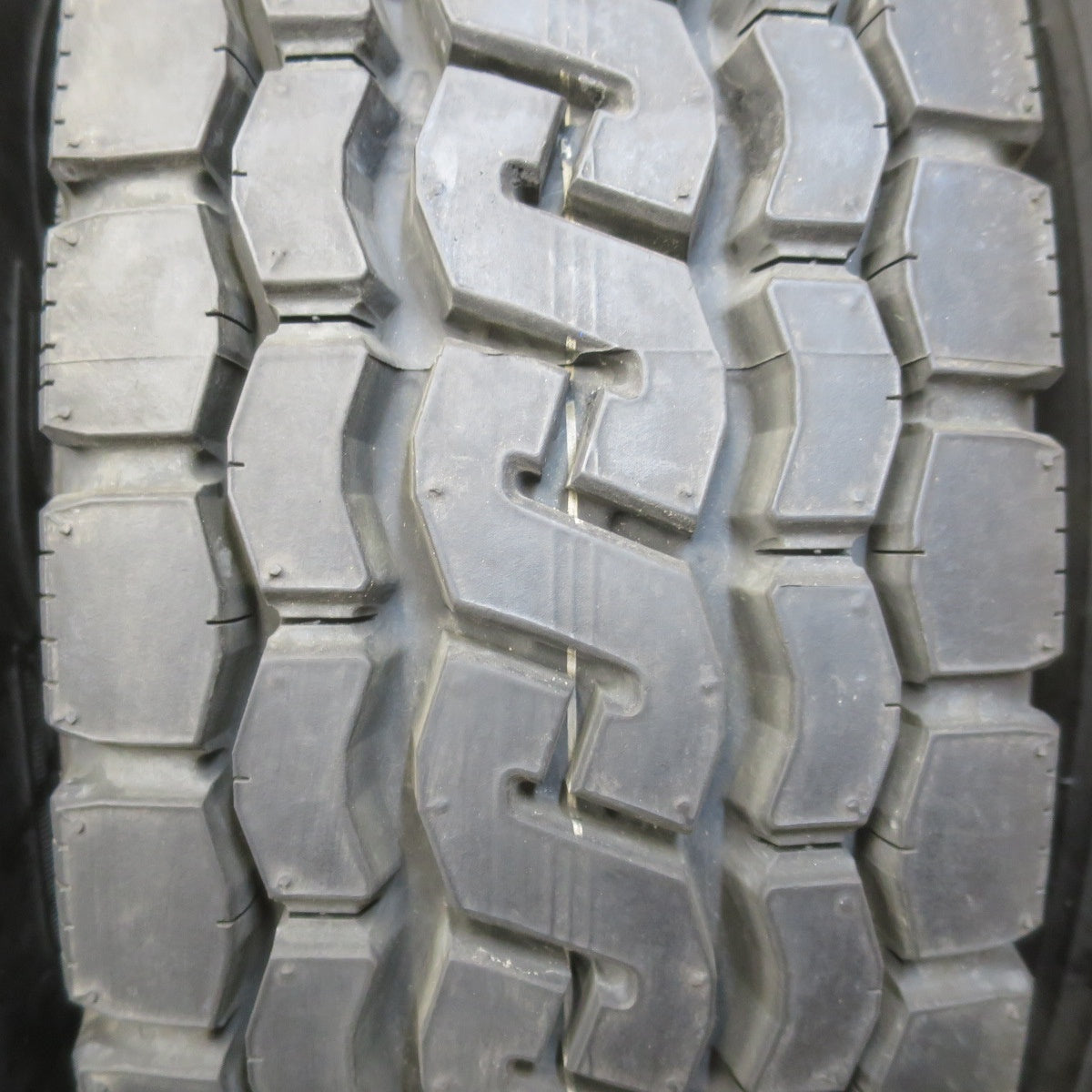 ほぼ未使用！25年！6本★トラック バス タイヤ 205/85R16 117/115N ブリヂストン エコピア M812 ミックス オールシーズン 16インチ★6013106イスタ