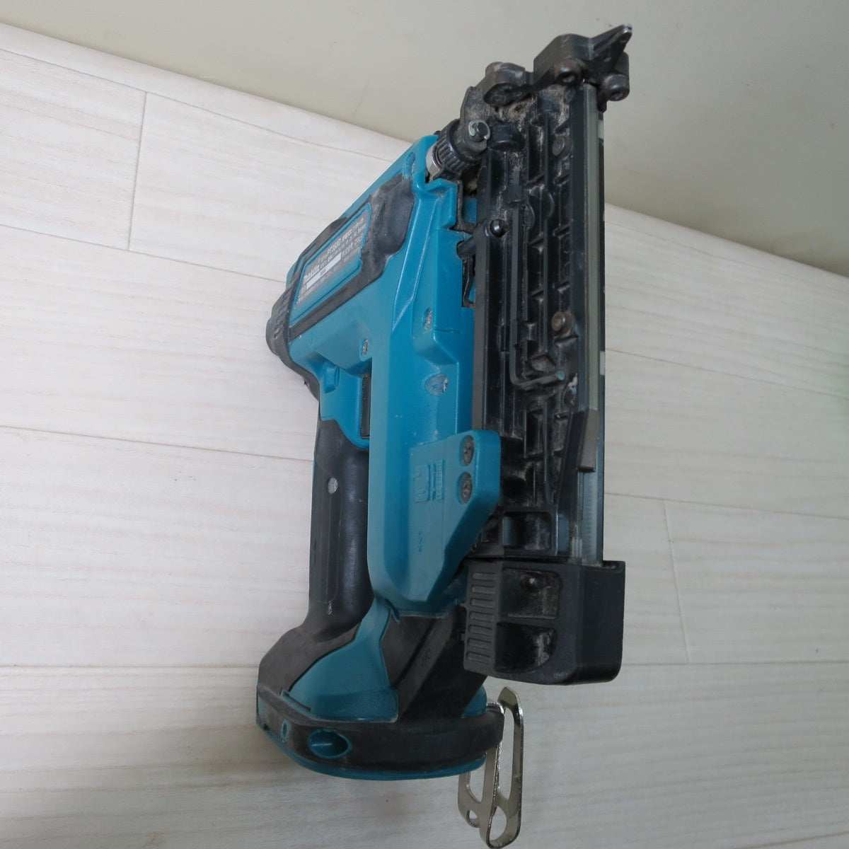 [送料無料] ☆マキタ 充電式 ピンタッカー PT353D 電動 工具 18V makita 本体のみ☆