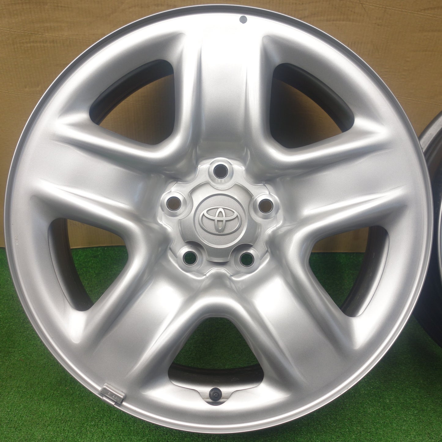 新車外し★トヨタ RAV4 純正 スチール ホイール 17インチ 17×6.5J PCD114.3/5H★6011601KTホ